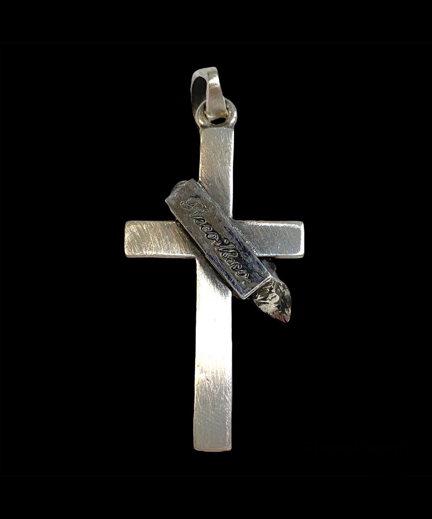 Gaboratory / small cross pt,skull chain-