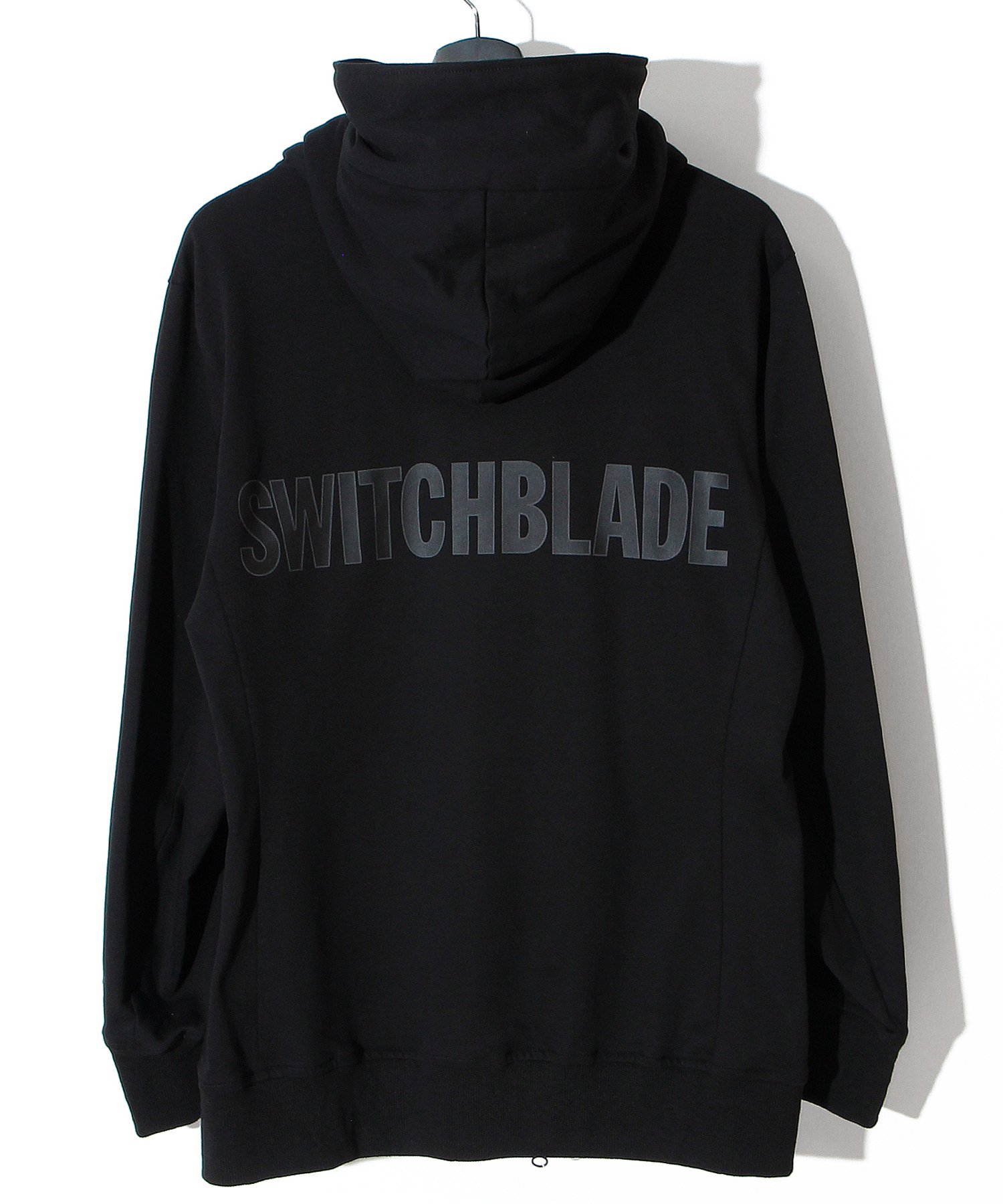 SWITCHBLADE （スイッチブレード） OUTLINE CHARACTERS WRAP PARKA 【BLACK】