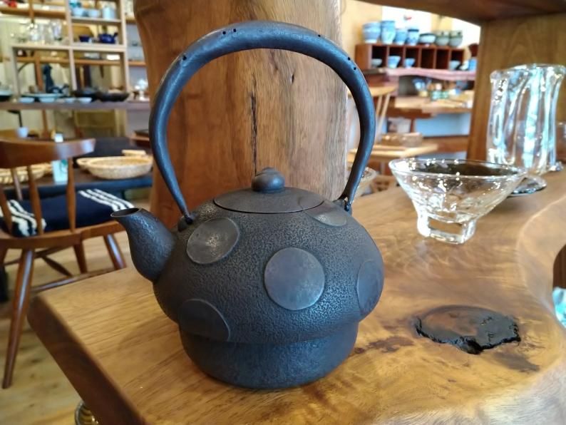 鉄瓶工房高橋　◇キノコで一休み◇　鉄瓶 鉄瓶工房 高橋 「キノコで一休み」 0.5ℓ - 工芸ギャラリー楽風