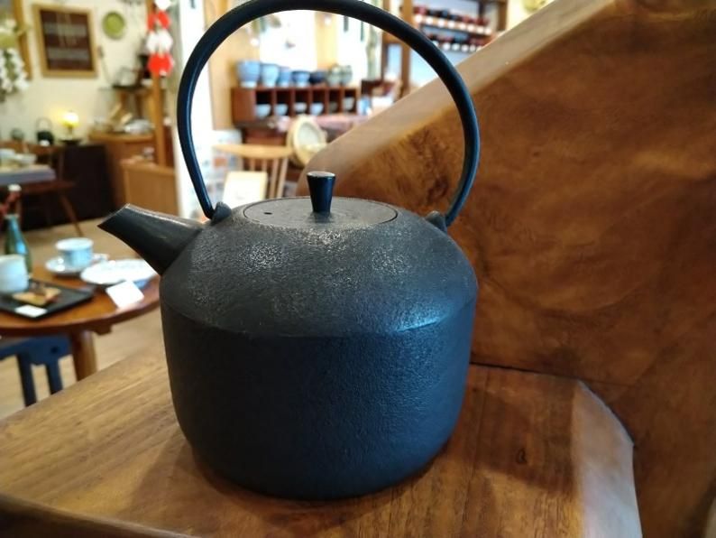 鉄瓶工房高橋　◇キノコで一休み◇　鉄瓶 鉄瓶 キノコで一休み | 南部鉄瓶の販売 鉄蔵.com