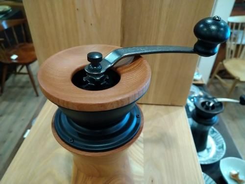 MokuNeji コーヒーミル ケヤキ オイル仕上 カバー付き - 工芸 MokuNeji コーヒーミル ケヤキ オイル仕上 カバー付き - 工芸