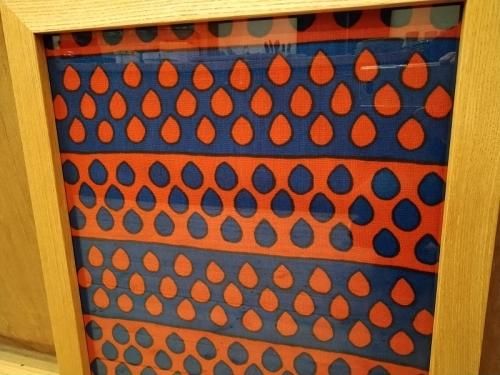 柚木沙弥郎 シルクスクリーン 滴 大 - 工芸ギャラリー楽風 柚木沙弥郎 シルクスクリーン 滴 大 - 工芸ギャラリー楽風