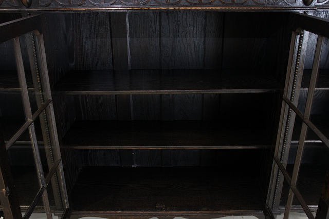 ビクトリア時代のアンティークの書棚をお探しならイギリス製アンティーク家具の専門店のシェリーズ　アンティークスできっと見つかります。