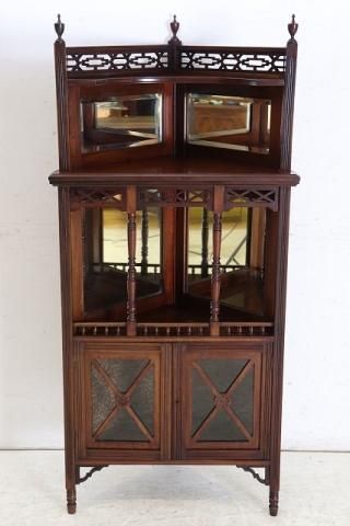 英国アンティーク家具 | ビクトリアンコーナーキャビネット