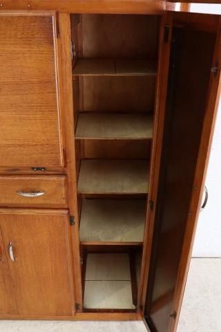 イギリス ビンテージ SCHREiBER 家具 カップボード 食器棚 6835d イギリス ビンテージ SCHREiBER 家具 カップボード 食器棚 6835d
