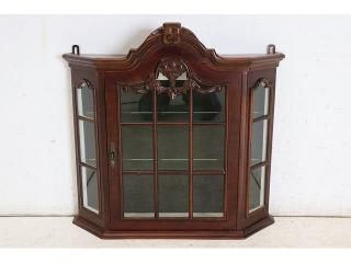 英国アンティーク家具 1960年代 イギリス製 ビンテージ マホガニー オランダ風 ウォールキャビネット 壁掛け 飾り棚 ショーケース 〈商品番号 ce-52〉