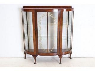 イギリス製アンティーク家具 1960年代 イギリス製 ビンテージ ウォルナット フロントペイント ハーフムーン ガラスキャビネット 飾り棚 ショーケース ディスプレイ 〈商品番号 ce-7〉