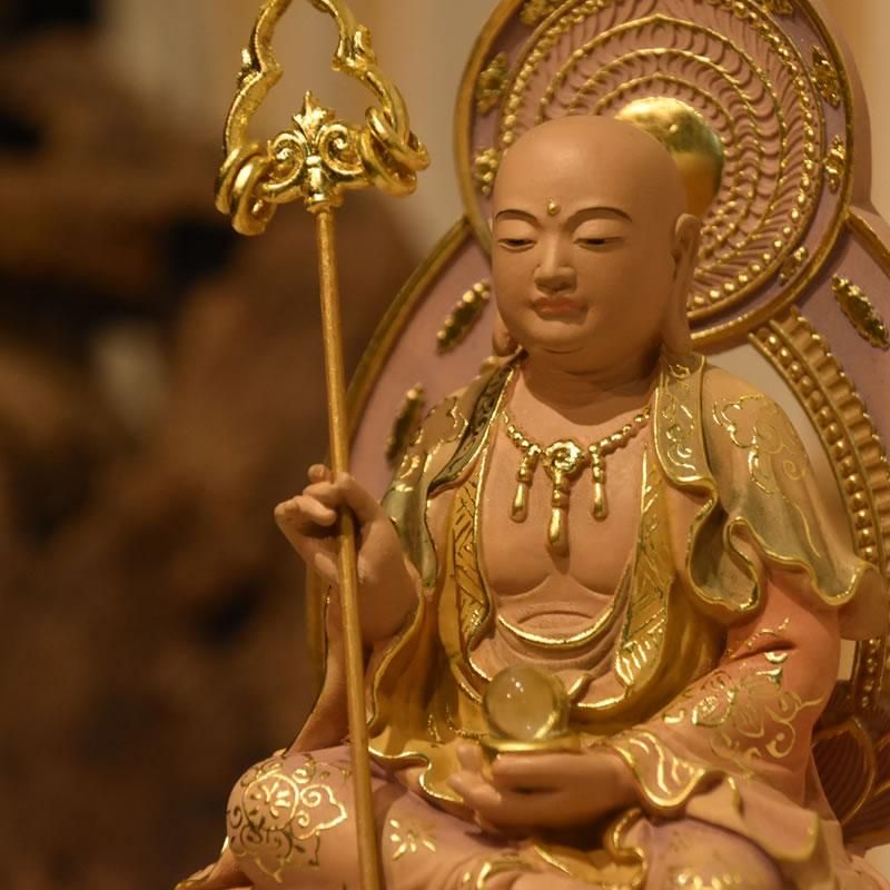 彫り西様のみ購入有効。ご縁に感謝特別値下げ対応ページ。送料無料。 桧木地蔵菩薩半跏像 坐2.5寸 極彩色 総高20.5cm