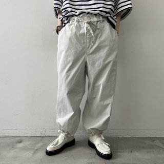 TOUJOURS<br>String Belt Trousers  / White<img class='new_mark_img2' src='https://img.shop-pro.jp/img/new/icons64.gif' style='border:none;display:inline;margin:0px;padding:0px;width:auto;' />