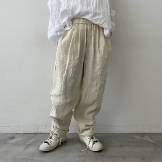 RISA NAKAMURA <br> TROUSERS T / Off White<img class='new_mark_img2' src='https://img.shop-pro.jp/img/new/icons64.gif' style='border:none;display:inline;margin:0px;padding:0px;width:auto;' />