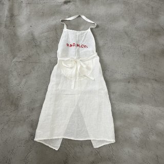 R&D.M.Co- EMBROIDERY APRON / White Red<img class='new_mark_img2' src='https://img.shop-pro.jp/img/new/icons64.gif' style='border:none;display:inline;margin:0px;padding:0px;width:auto;' />