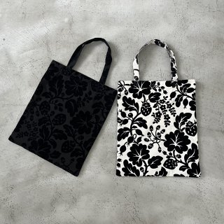 R&D.M.Co- <br>  F.B.W.B TOTE BAG<img class='new_mark_img2' src='https://img.shop-pro.jp/img/new/icons64.gif' style='border:none;display:inline;margin:0px;padding:0px;width:auto;' />