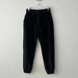 ALBUM DI FAMIGLIA<br> VELVET BASIC TROUSERS WITH ELASTIC<img class='new_mark_img2' src='https://img.shop-pro.jp/img/new/icons64.gif' style='border:none;display:inline;margin:0px;padding:0px;width:auto;' />