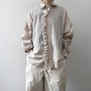 TOUJOURS Bishop Sleeve Ruffle Wide Shirt / Off Gray<img class='new_mark_img2' src='https://img.shop-pro.jp/img/new/icons64.gif' style='border:none;display:inline;margin:0px;padding:0px;width:auto;' />