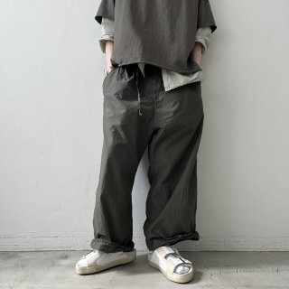 ALBUM DI FAMIGLIA   WIDE&SHORT TROUSERS TC / Anthracite<img class='new_mark_img2' src='https://img.shop-pro.jp/img/new/icons64.gif' style='border:none;display:inline;margin:0px;padding:0px;width:auto;' />