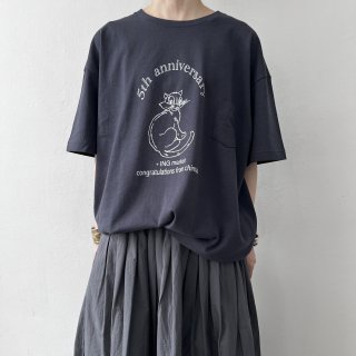 chimala <br>5TH ANNIVERSARY  CAT TEE /  Charcoal