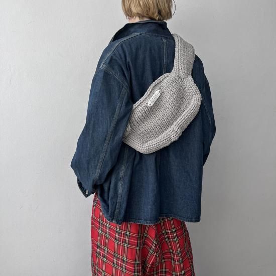 R&D.M.Co- LILIAN YARN HAND KNIT BODY BAG / Gray - +ING MARKET R&D.M.Co- LILIAN YARN HAND KNIT BODY BAG / Gray - +ING MARKET