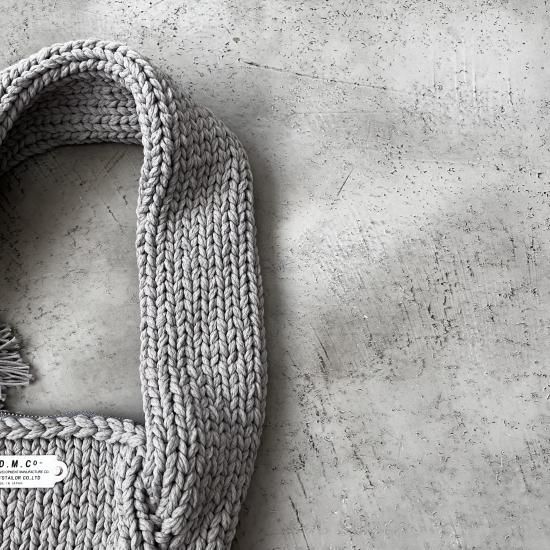 R&D.M.Co- LILIAN YARN HAND KNIT BODY BAG / Gray - +ING MARKET R&D.M.Co- LILIAN YARN HAND KNIT BODY BAG / Gray - +ING MARKET