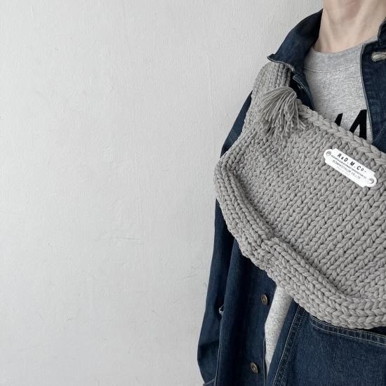 R&D.M.Co- LILIAN YARN HAND KNIT BODY BAG / Gray - +ING MARKET R&D.M.Co- LILIAN YARN HAND KNIT BODY BAG / Gray - +ING MARKET