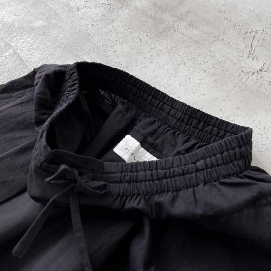 ※お値下げ［新品・未着用］Khadi and Co のStar（ウール） Khadi and Co カディーアンドコー : STAR ウールワイドパンツ