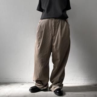 R&D.M.Co-<br>9W CORDUROY TUCK WIDE PANTS / Beige<img class='new_mark_img2' src='https://img.shop-pro.jp/img/new/icons64.gif' style='border:none;display:inline;margin:0px;padding:0px;width:auto;' />