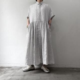 TOUJOURS Random Pleated Cuff Sleeve Shirt Dress<img class='new_mark_img2' src='https://img.shop-pro.jp/img/new/icons64.gif' style='border:none;display:inline;margin:0px;padding:0px;width:auto;' />