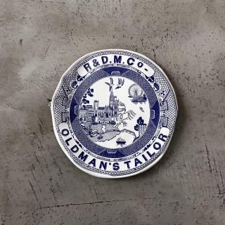 R&D.M.Co-<br> LONDON BLUE WILLOW PLATE POUCH (L)<img class='new_mark_img2' src='https://img.shop-pro.jp/img/new/icons64.gif' style='border:none;display:inline;margin:0px;padding:0px;width:auto;' />