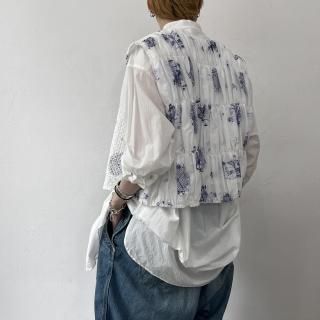 R&D.M.Co- <br> TRELLIS COUCHING STITCH SHIRRING VEST / London Blue Willow<img class='new_mark_img2' src='https://img.shop-pro.jp/img/new/icons64.gif' style='border:none;display:inline;margin:0px;padding:0px;width:auto;' />