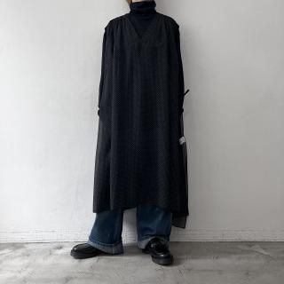 TOUJOURS Drawstring Gilet Dress<img class='new_mark_img2' src='https://img.shop-pro.jp/img/new/icons64.gif' style='border:none;display:inline;margin:0px;padding:0px;width:auto;' />