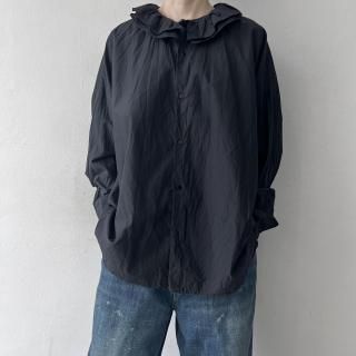 TOUJOURS Ruffle Collar Baggy Shirt / Black Navy<img class='new_mark_img2' src='https://img.shop-pro.jp/img/new/icons64.gif' style='border:none;display:inline;margin:0px;padding:0px;width:auto;' />