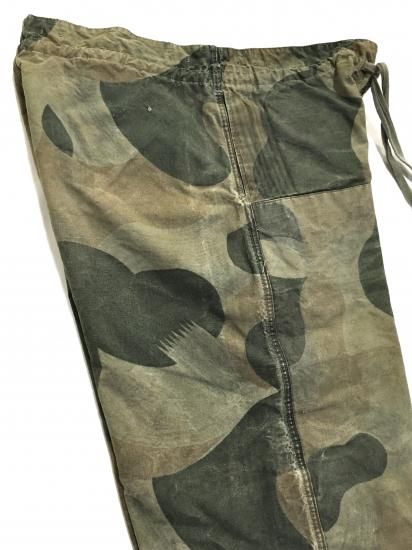 50s ベルギー軍 ブラッシュストロークカモ オーバー パンツ 50s ベルギー軍 ブラッシュストロークカモ オーバー パンツ