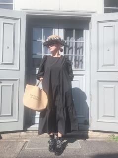 THE LITTLE BLACK DRESS ȥ֥åƥɥ쥹