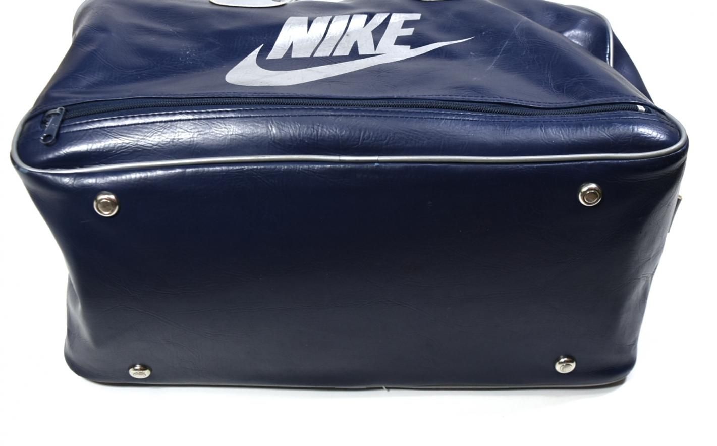 Nike swoosh logo bag sale