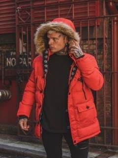 Sinners Attire【シナーズアタイア】ロゴ入り ファーフード付き ダウンジャケット レッド
