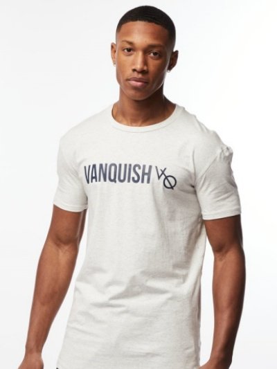 Vanquish Fitness【ヴァンキッシュフィットネス】 Triumph Tシャツ＆ショートパンツ セットアップ スリムフィット オフホワイト