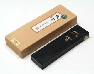 書道用　墨　百馬図入り 鉄斎翁書画寶墨 1両(1/16型) てっさいおうしょがほうぼく - 書道