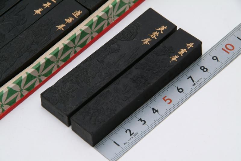 旧墨黄山風景墨 十八種セット 錦布箱・無彩色 - 書道用具専門店