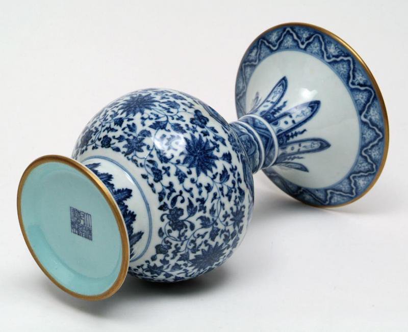 中国美術 青花 染付 纏枝蓮花紋 碗 φ18cm N809