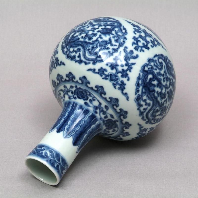 景徳鎮 青花団龍紋天球瓶 【一品物】 - 書道用具専門店 西本皆文