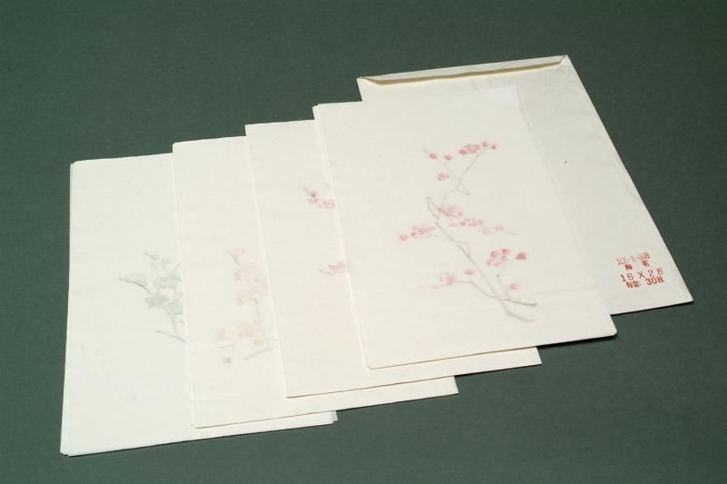 漢韻堂 四色梅 木版水印箋 4種 計30枚 - 書道用具専門店 西本皆 漢韻堂 四色梅 木版水印箋 4種 計30枚 - 書道用具専門店 西本皆