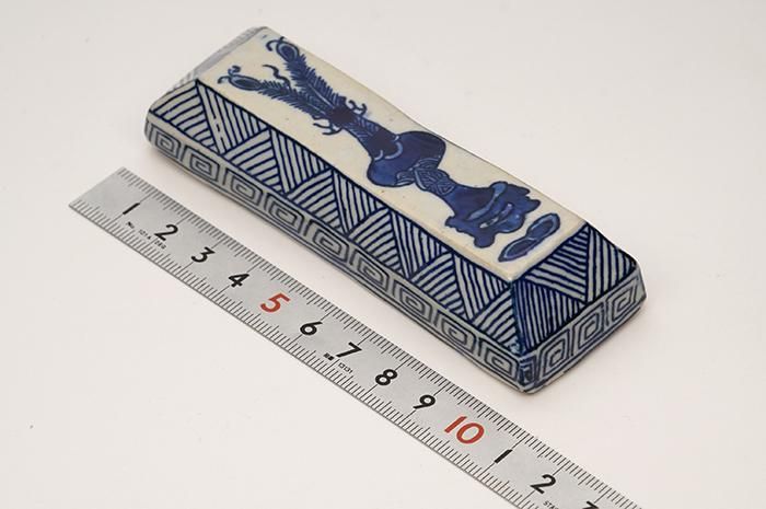 青花纏枝紋透かし彫り 鎮紙 鎮尺 文房具 書道具  工芸品  美術品  置物 青花纏枝紋透かし彫り 鎮紙 鎮尺 文房具 書道具 工芸品 美術品
