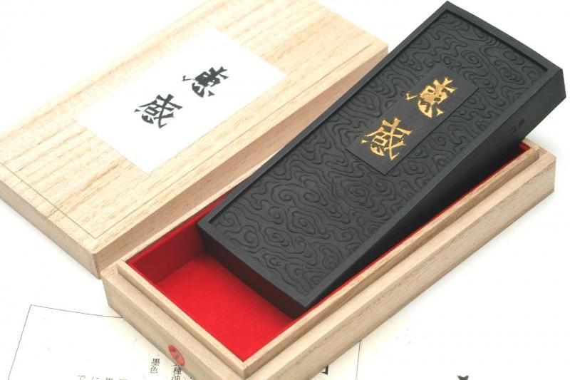 呉竹 龍門二十品墨 第七号「恵感」（かえん）油煙墨 《45%OFF
