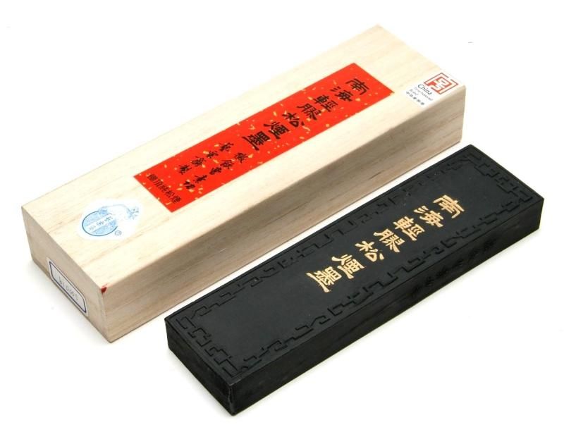 南海軽膠松煙 4両(1/4型) 桐箱 徽歙曹素功造 - 書道用具専門店 南海軽膠松煙 4両(1/4型) 桐箱 徽歙曹素功造 - 書道用具専門店