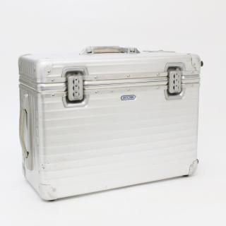 リモワ　パイロット　新品未使用 Yahoo!オークション -「リモワ パイロット 4輪」(リモワ