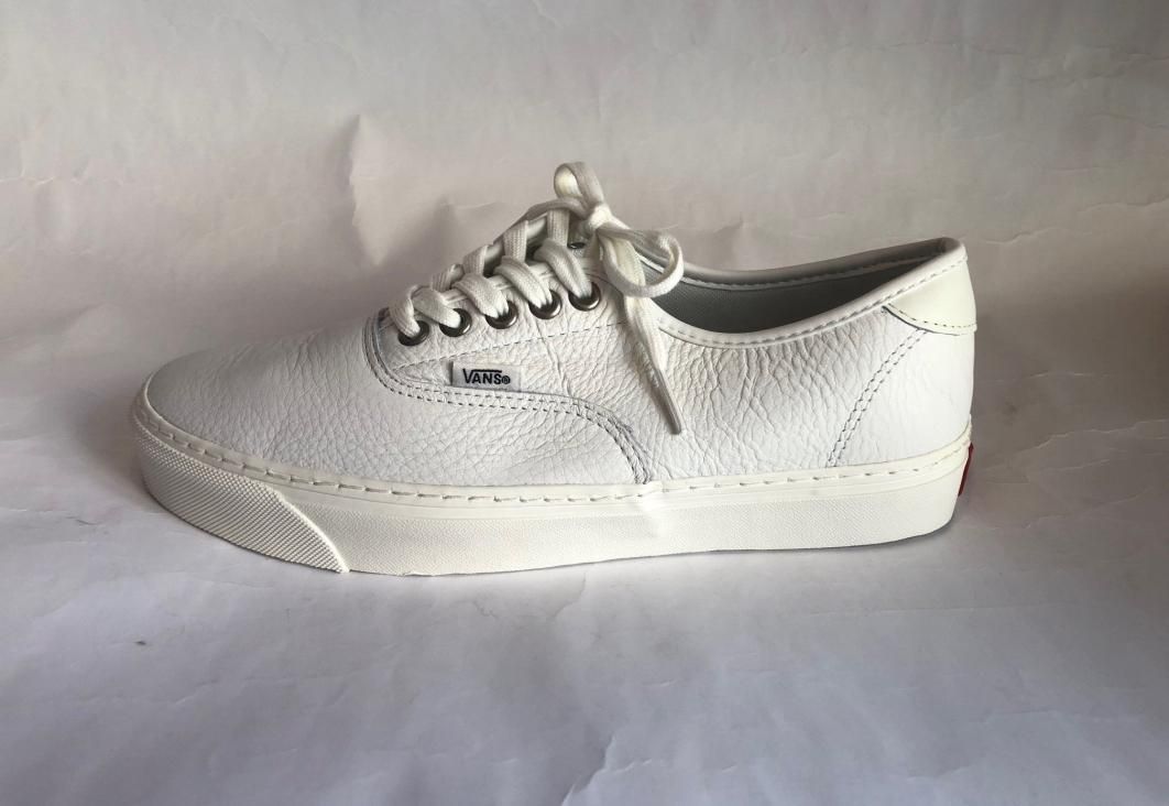 VANS / Authentic Lux