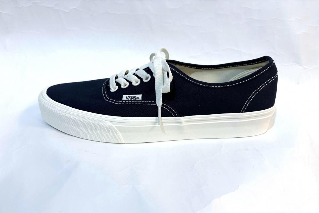 VANS / Authentic