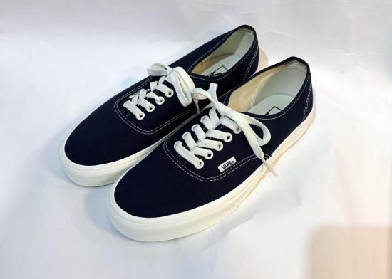 VANS / Authentic
