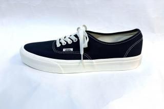 VANS / Authentic