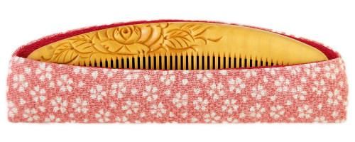 辻忠商店　つげ櫛　彫解櫛　薔薇　4寸5分　中歯　国産つげ　さつまつげ 彫解櫛5寸（薔薇） さつまつげ - つげ櫛工房 辻忠商店