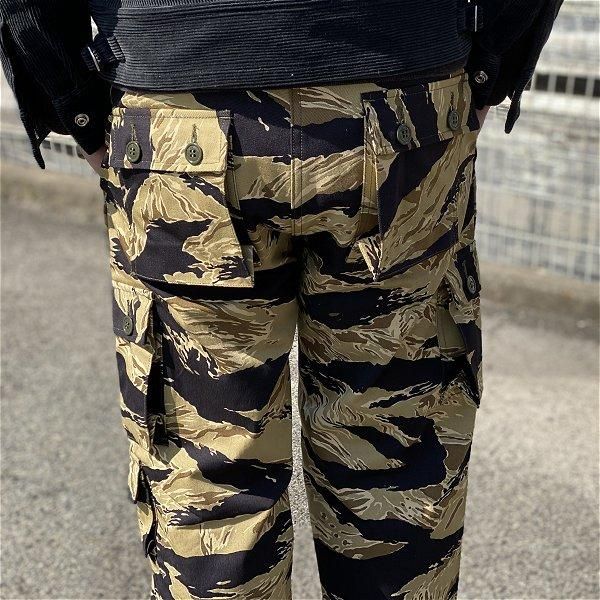 ワンウォッシュリアルマッコイズ　TIGER CAMOUFLAGE TROUSERS